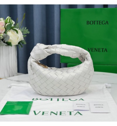 Bottega veneta jodie candy size 23x15x5cm white