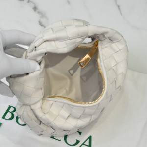 Bottega veneta jodie candy size 23x15x5cm white Bags
