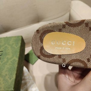 Gucci GG Maxi canvas platform slides 36-44 Shoes