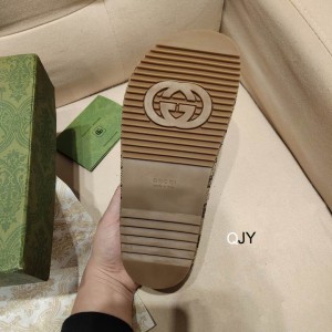 Gucci GG Maxi canvas platform slides 36-44 Shoes