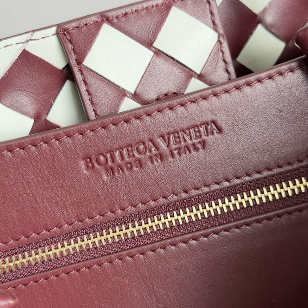 Bottega veneta andiamo small Andiamo 25x20cm Bags