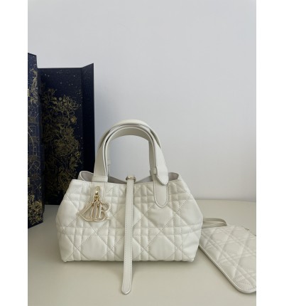 Dior Small Toujours Bag 23 x 14 x 12 cm
