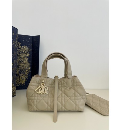 Dior Small Toujours Bag 23 x 14 x 12 cm