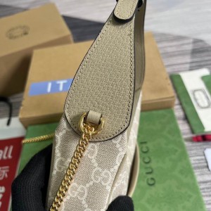 Gucci Half-moon-shaped mini bag with Interlocking G 726843 Shoes