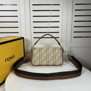 Fendi baguette 26x15x5cm Bags