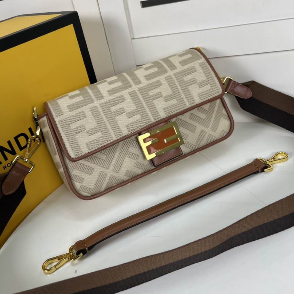 Fendi baguette 26x15x5cm Bags