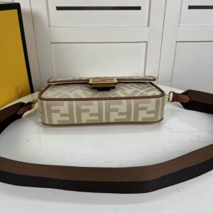 Fendi baguette 26x15x5cm Bags