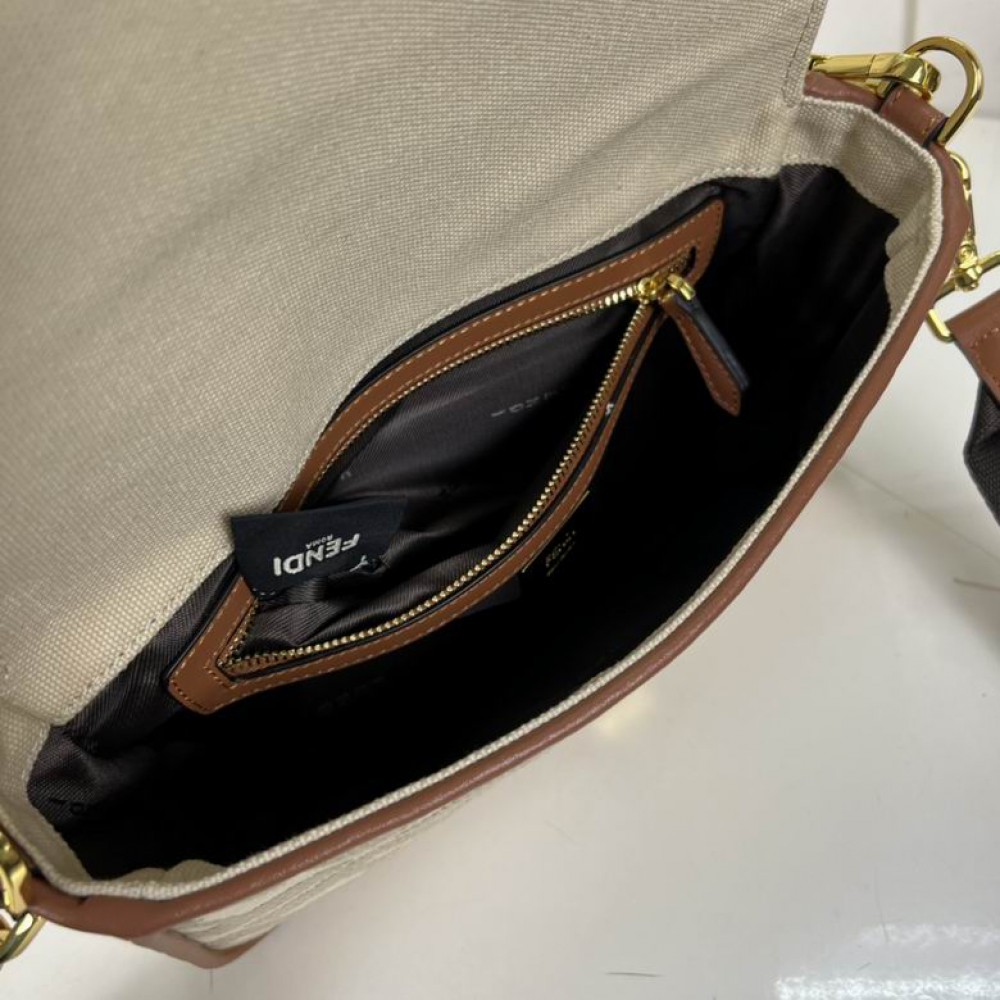 Fendi baguette 26x15x5cm Bags