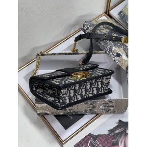 Dior montaigne 21.5cm Bags