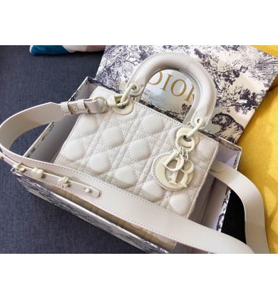 Dior lady ultramatte leather 20x16.5 cm white
