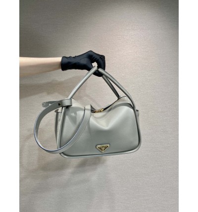 Prada leather handbag 25x18x10cm