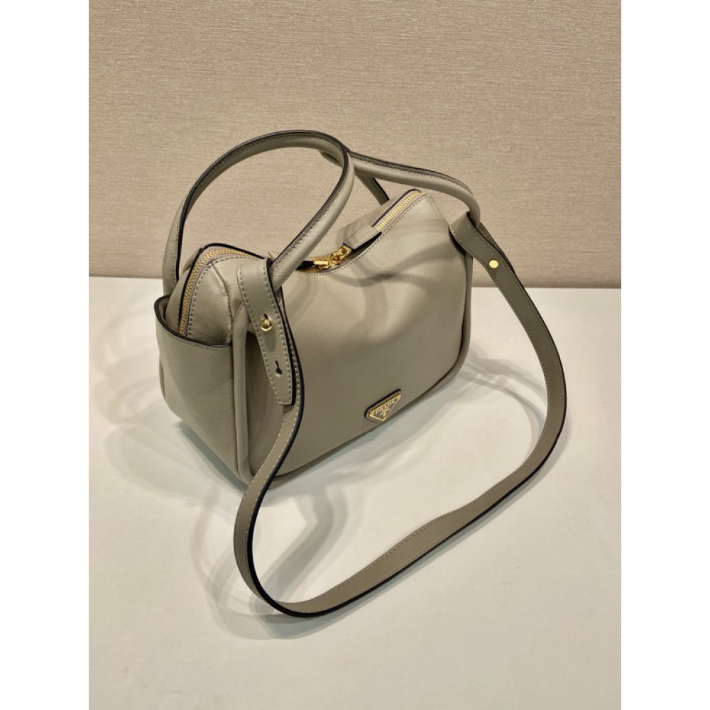 Prada leather handbag 25x18x10cm Bags