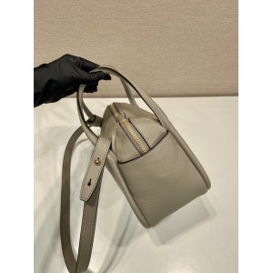 Prada leather handbag 25x18x10cm Bags