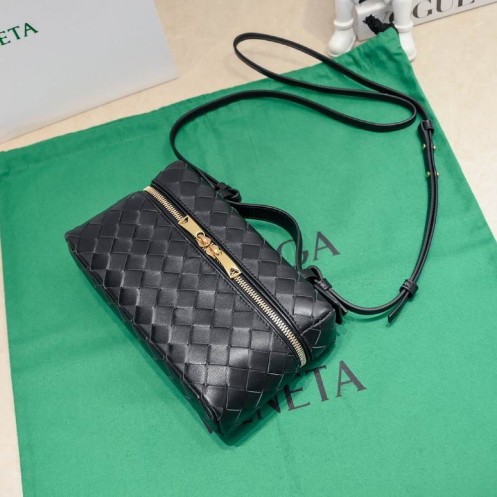 Bottega veneta Bang Bang Vanity Case 23x12.5x4cm Bags