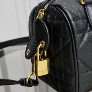 Dior Groove 20 Bag 20.5 x 13.5 x 12 cm Bags