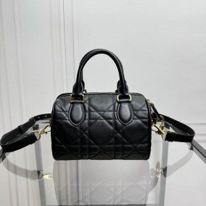 Dior Groove 20 Bag 20.5 x 13.5 x 12 cm Bags