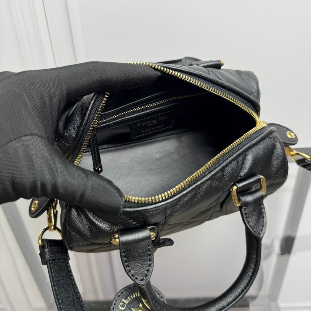 Dior Groove 20 Bag 20.5 x 13.5 x 12 cm Bags