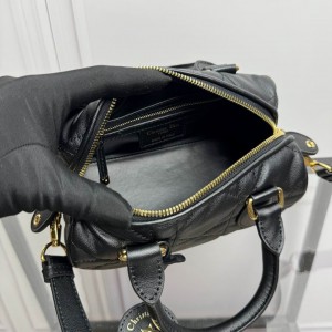 Dior Groove 20 Bag 20.5 x 13.5 x 12 cm Bags