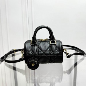 Dior Groove 16 Mini Bag 17 x 10 x 8 cm Bags