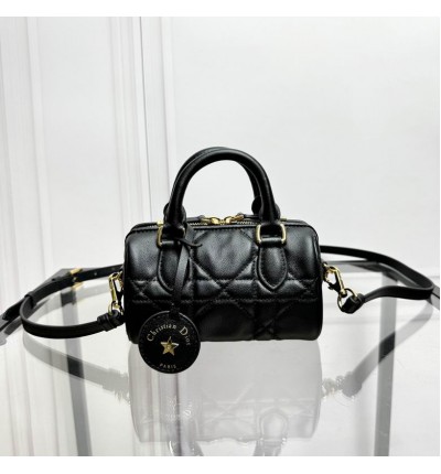 Dior Groove 16 Mini Bag 17 x 10 x 8 cm