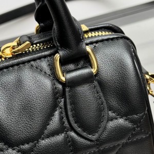 Dior Groove 16 Mini Bag 17 x 10 x 8 cm Bags