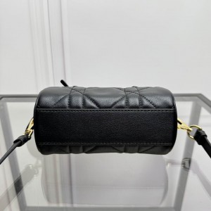 Dior Groove 16 Mini Bag 17 x 10 x 8 cm Bags