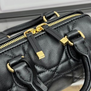 Dior Groove 16 Mini Bag 17 x 10 x 8 cm Bags