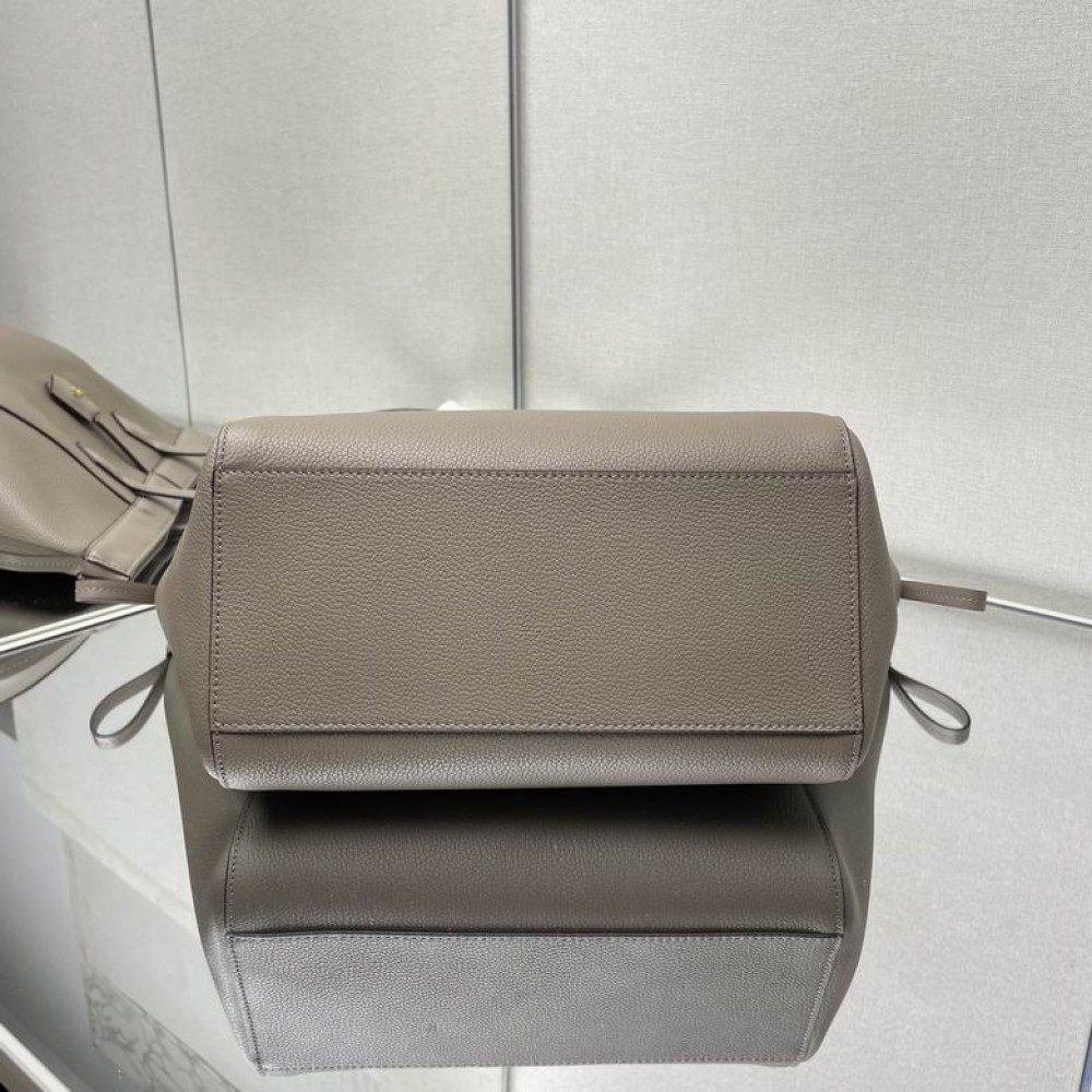 Fendi Origami Medium 27x27x16cm Bags