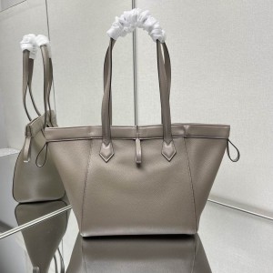 Fendi Origami Medium 27x27x16cm Bags