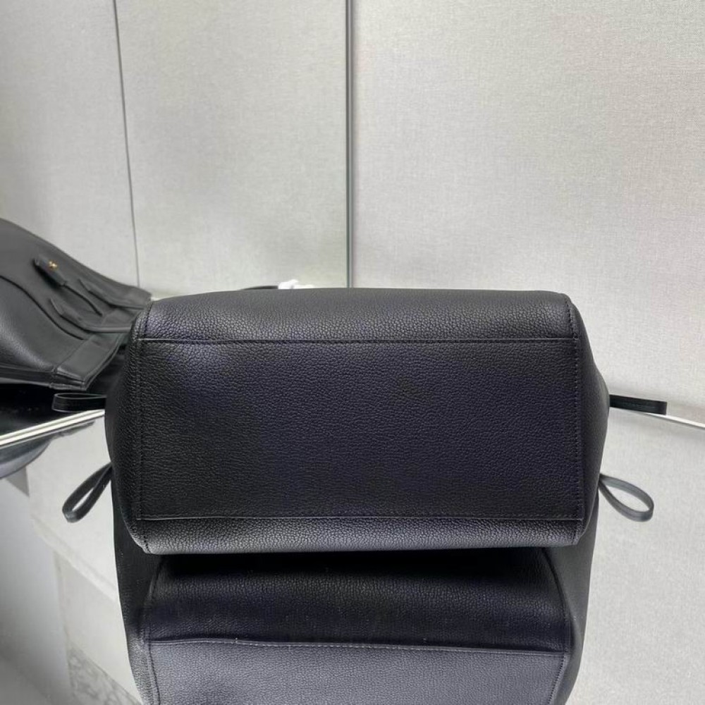 Fendi Origami Medium 27x27x16cm Bags