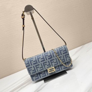 Fendi baguette 21x5x11.5cm Bags