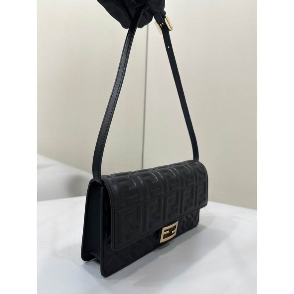 Fendi baguette 21x5x11.5cm Bags