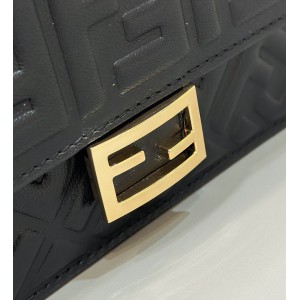 Fendi baguette 21x5x11.5cm Bags
