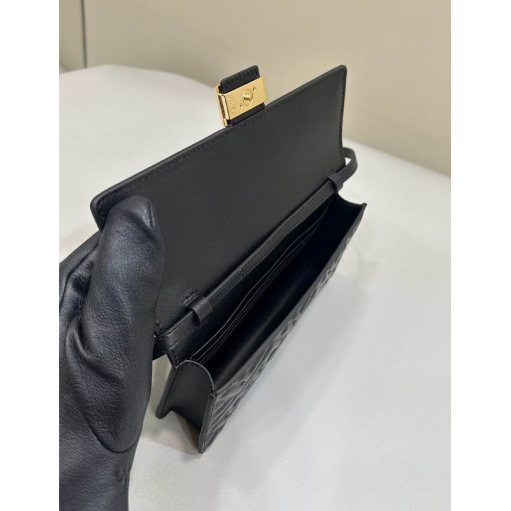 Fendi baguette 21x5x11.5cm Bags