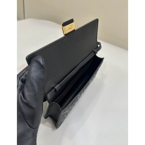 Fendi baguette 21x5x11.5cm Bags