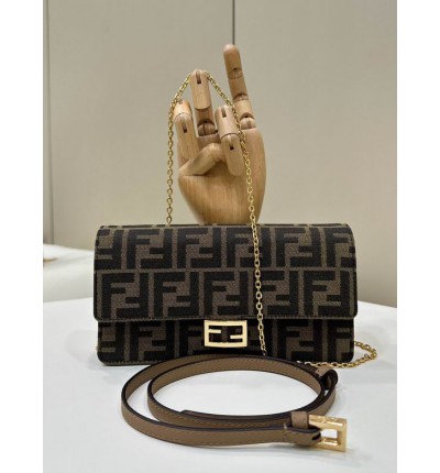 Fendi baguette 21x5x11.5cm