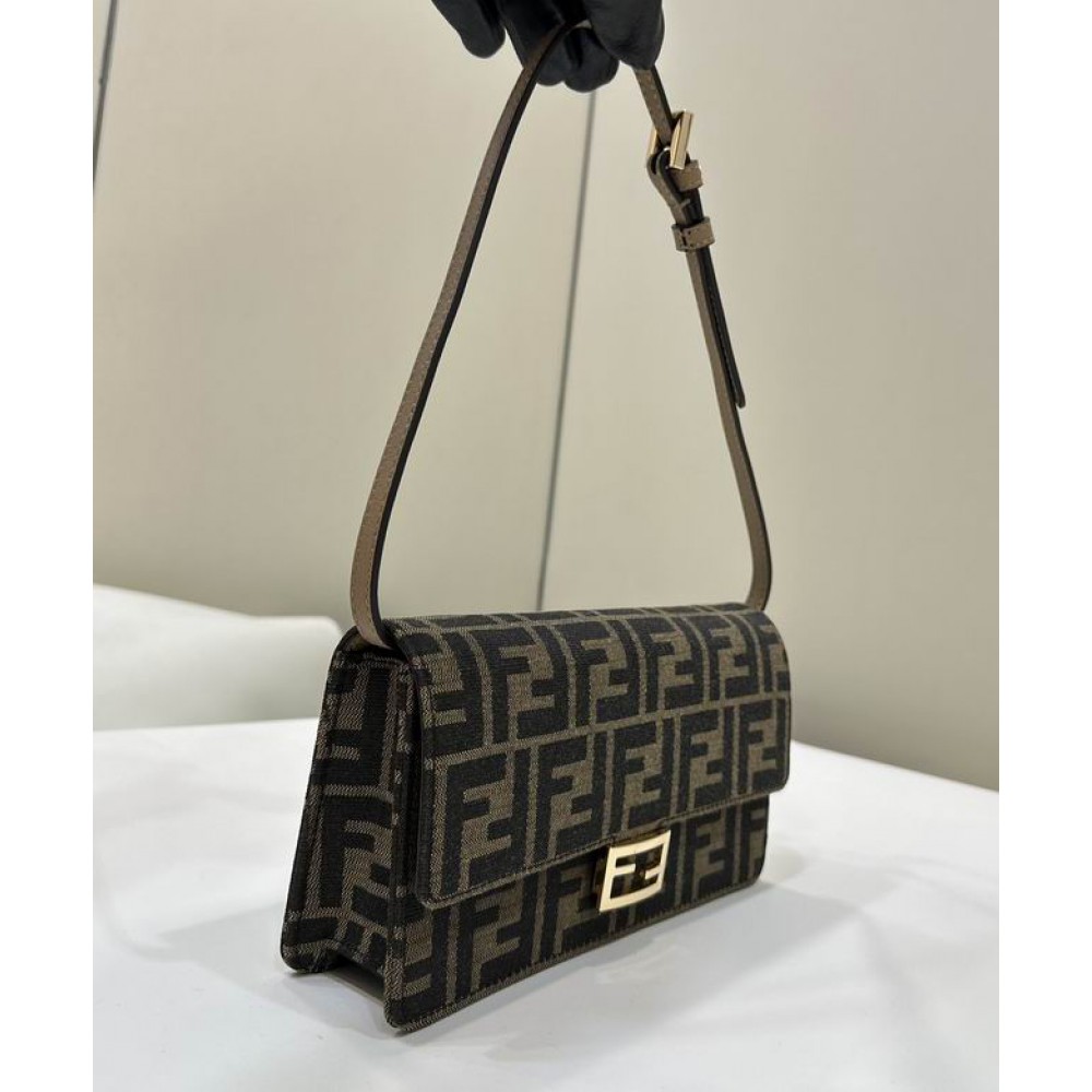 Fendi baguette 21x5x11.5cm Bags