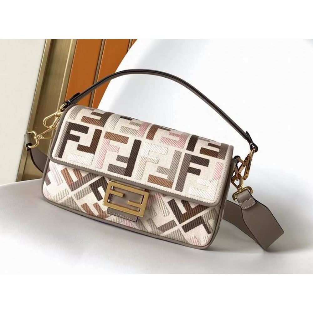 Fendi baguette 27x6x15cm Bags