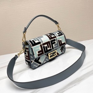 Fendi baguette 27x6x15cm Bags