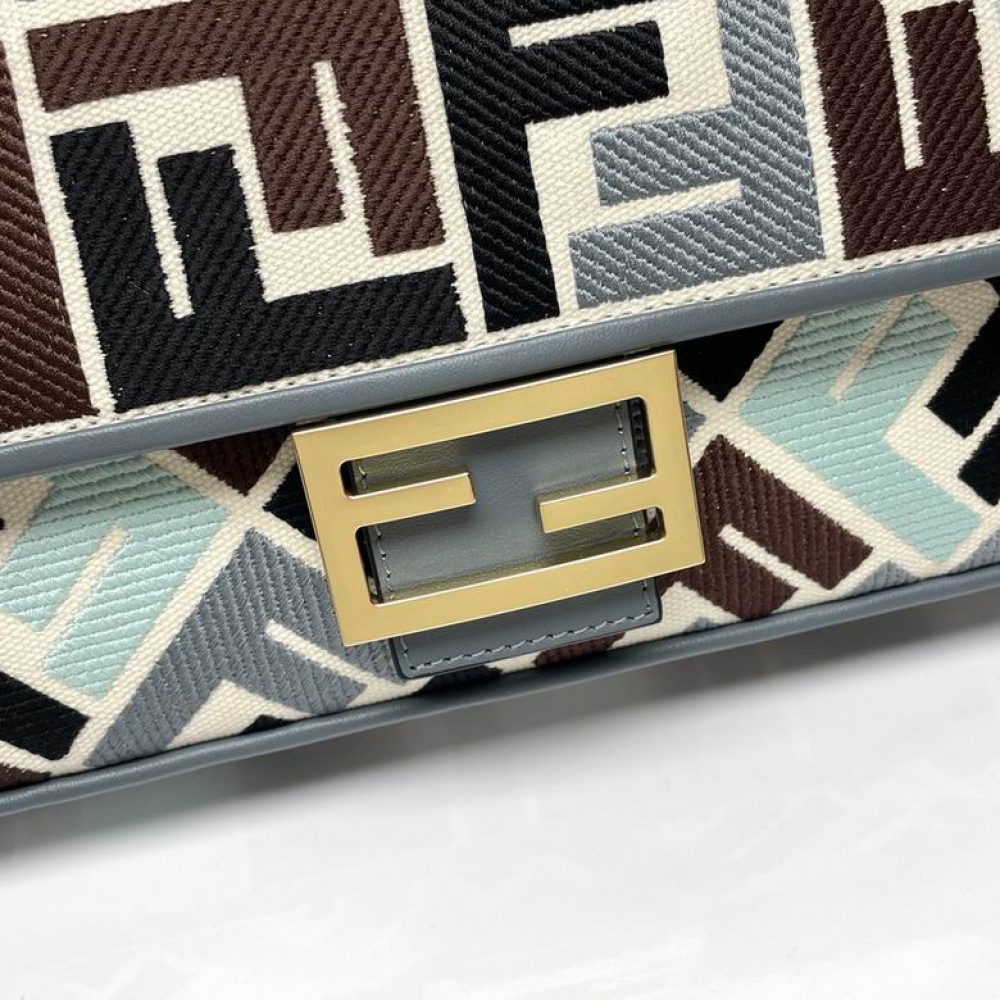 Fendi baguette 27x6x15cm Bags
