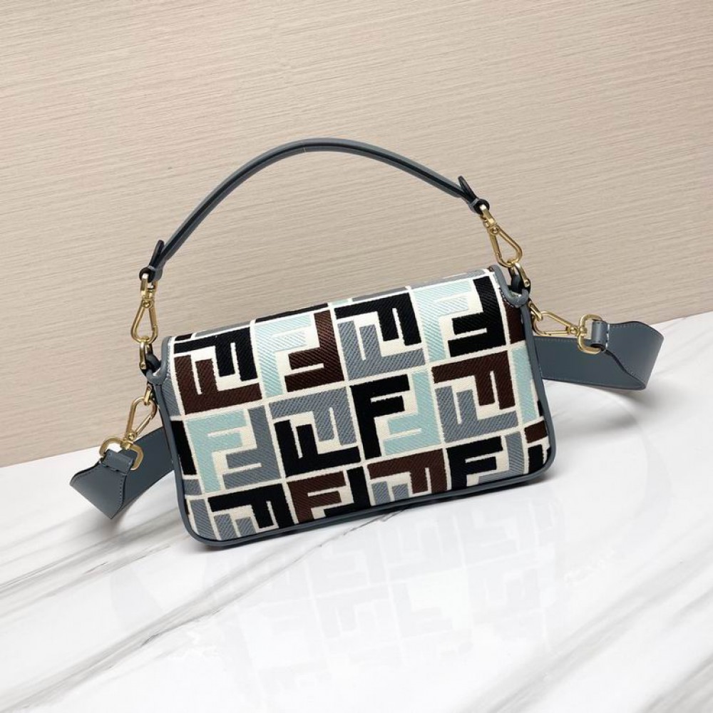Fendi baguette 27x6x15cm Bags