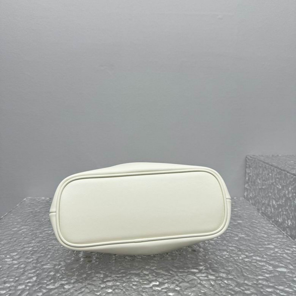 Jacquemus Le petit Calino 22.5x16.5x8.5cm Bags