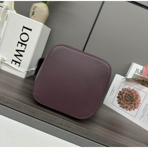 Loewe pebble bucket 24.5x23.5x28cm Bags