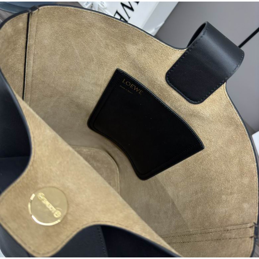 Loewe pebble bucket 24.5x23.5x28cm Bags