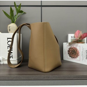 Loewe pebble bucket 24.5x23.5x28cm Bags