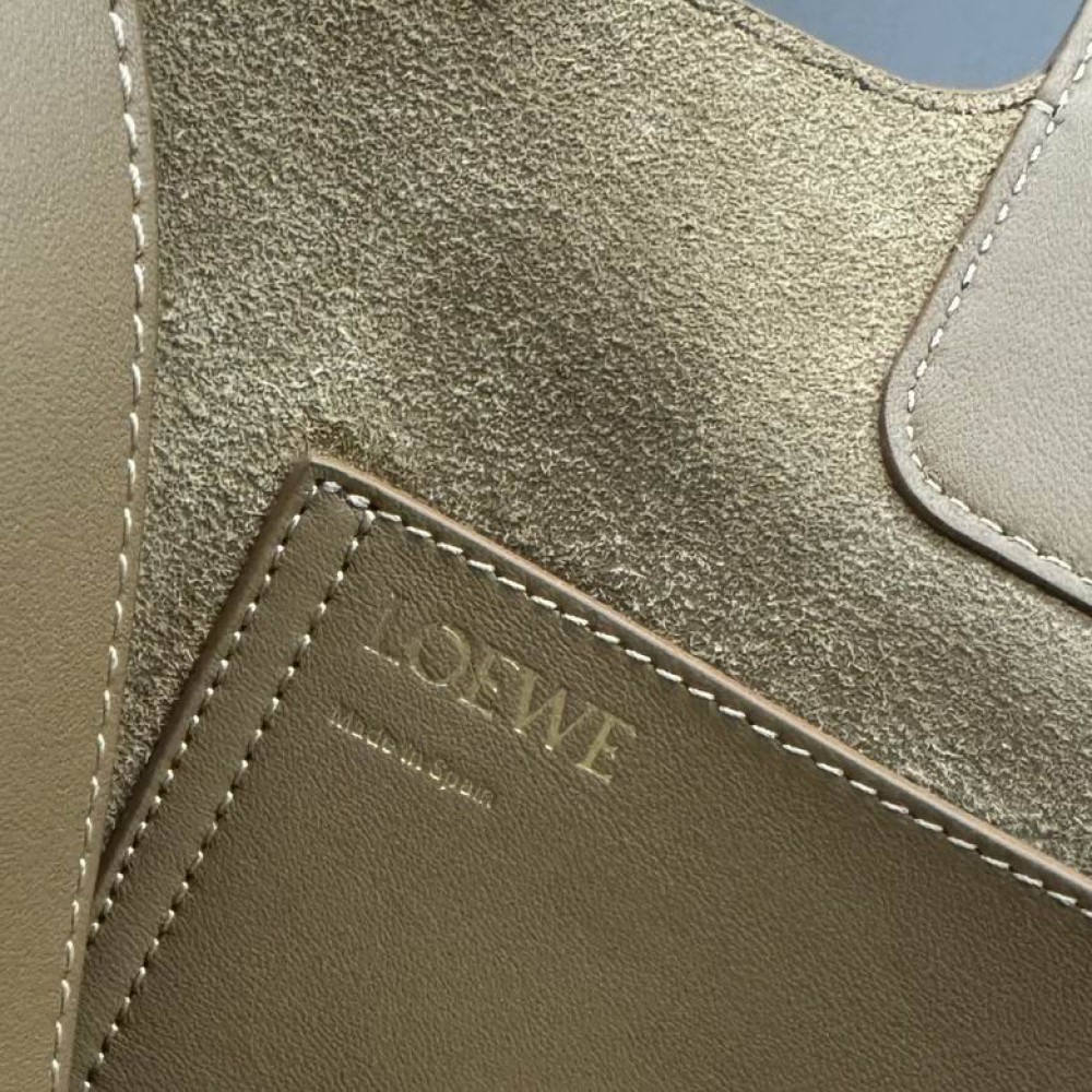 Loewe pebble bucket 24.5x23.5x28cm Bags