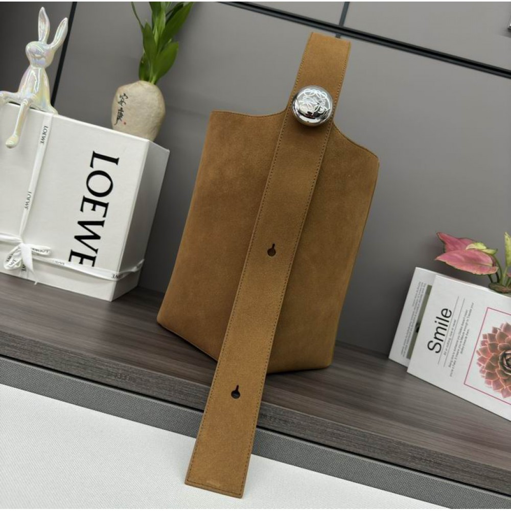 Loewe pebble bucket 28x27x33cm Bags