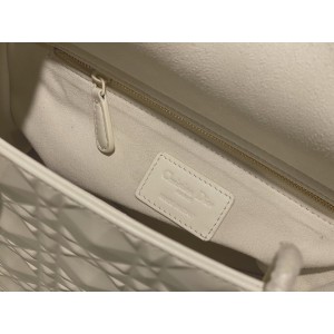 Dior Lady Medium Cannage Calfskin with Diamond Motif 24 x 21 x 12 cm Bags