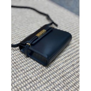 Ysl Manhattan mini size 19 x 14 x 4 cm Bags