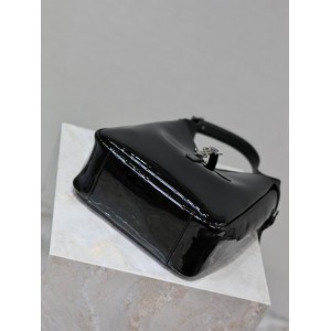 Ysl le 5 a 7 in pattent leather 23x22x8.5cm Bags